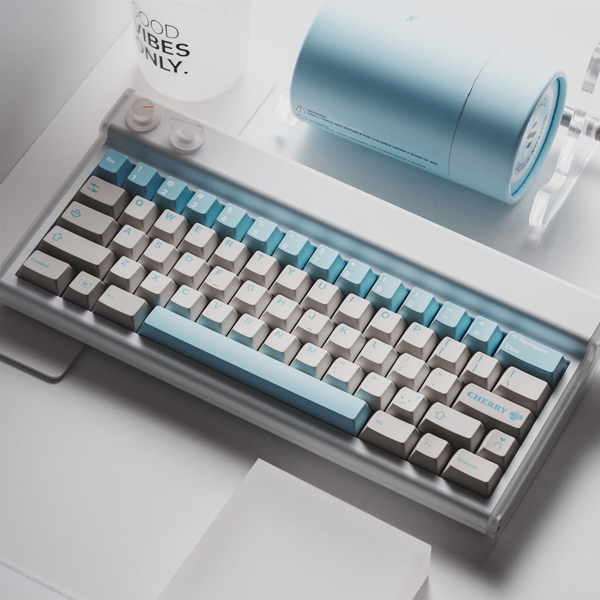 FBB Retro Snow Blue Keycap Set