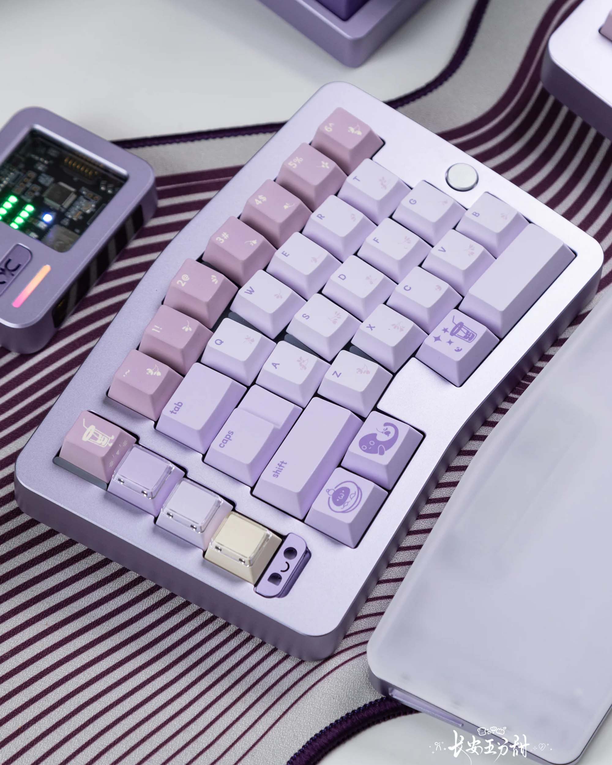 Qwertykeys Taro Balls Keycap Set