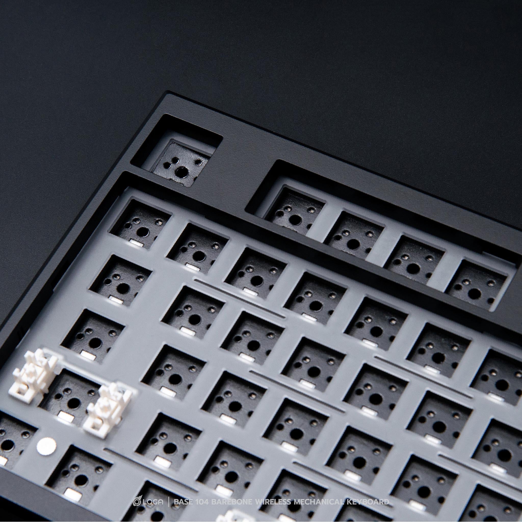 LOGA Base 104 Full Size Barebone